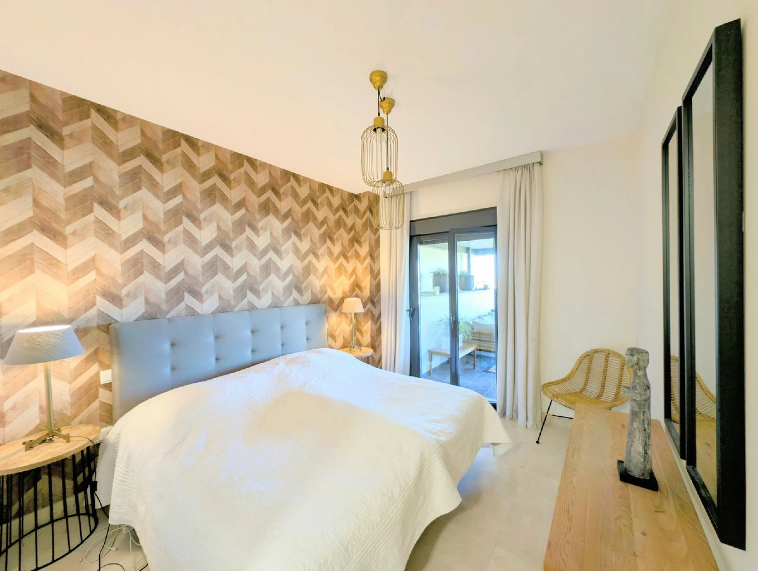Stylish 2-Bedroom Apartment in Los Flamingos Golf Resort, Benahavís