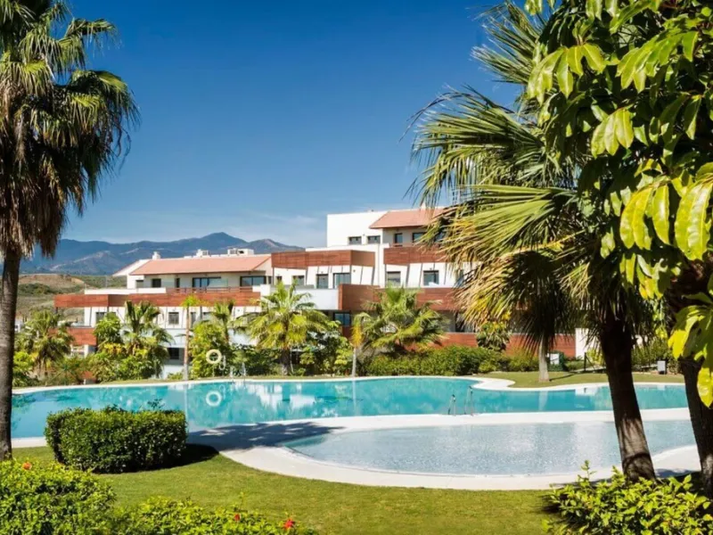 Stylish 2-Bedroom Apartment in Los Flamingos Golf Resort, Benahavís