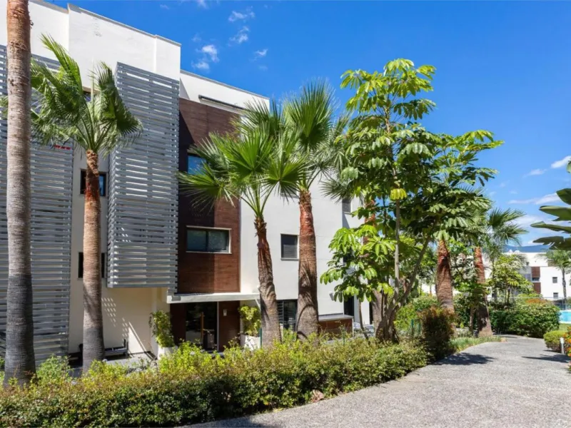 Stylish 2-Bedroom Apartment in Los Flamingos Golf Resort, Benahavís