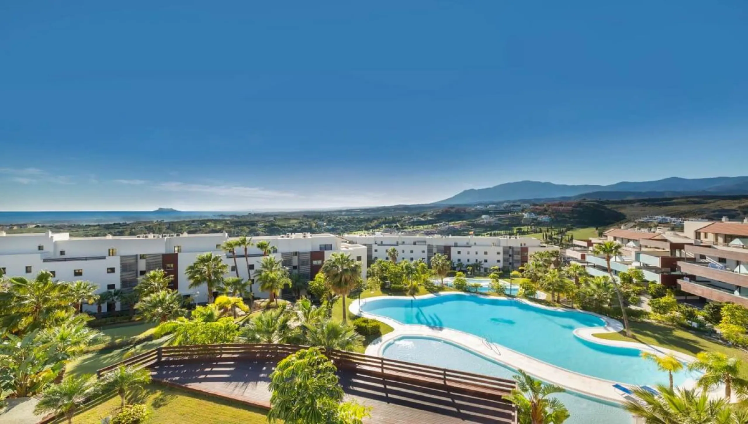 Stylish 2-Bedroom Apartment in Los Flamingos Golf Resort, Benahavís