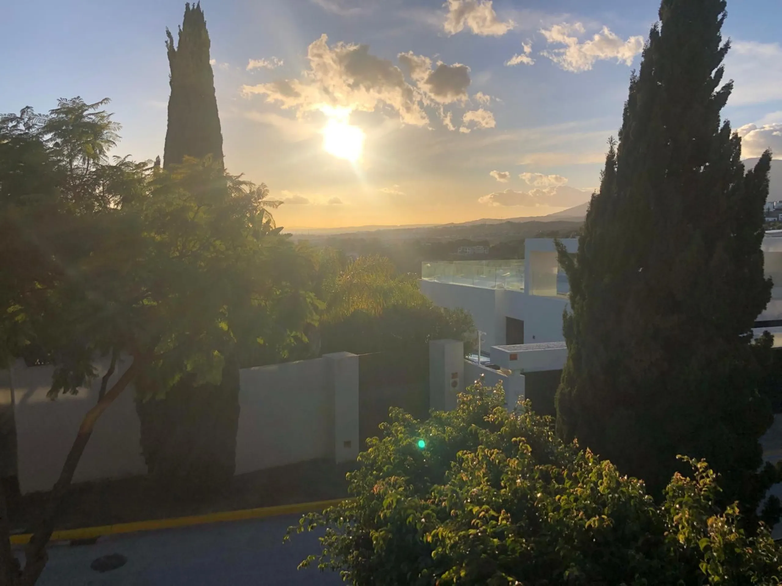 Stylish 2-Bedroom Apartment in Los Flamingos Golf Resort, Benahavís