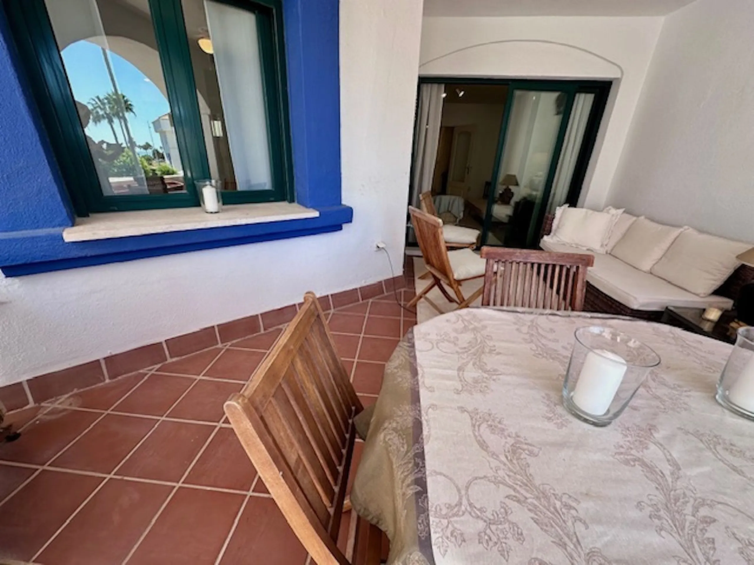 Apartment - Middle Floor Apartment в продаже в Marbella, Málaga. В доме 3 спален и 3 ванных комнат. Площадь дома 92 м²