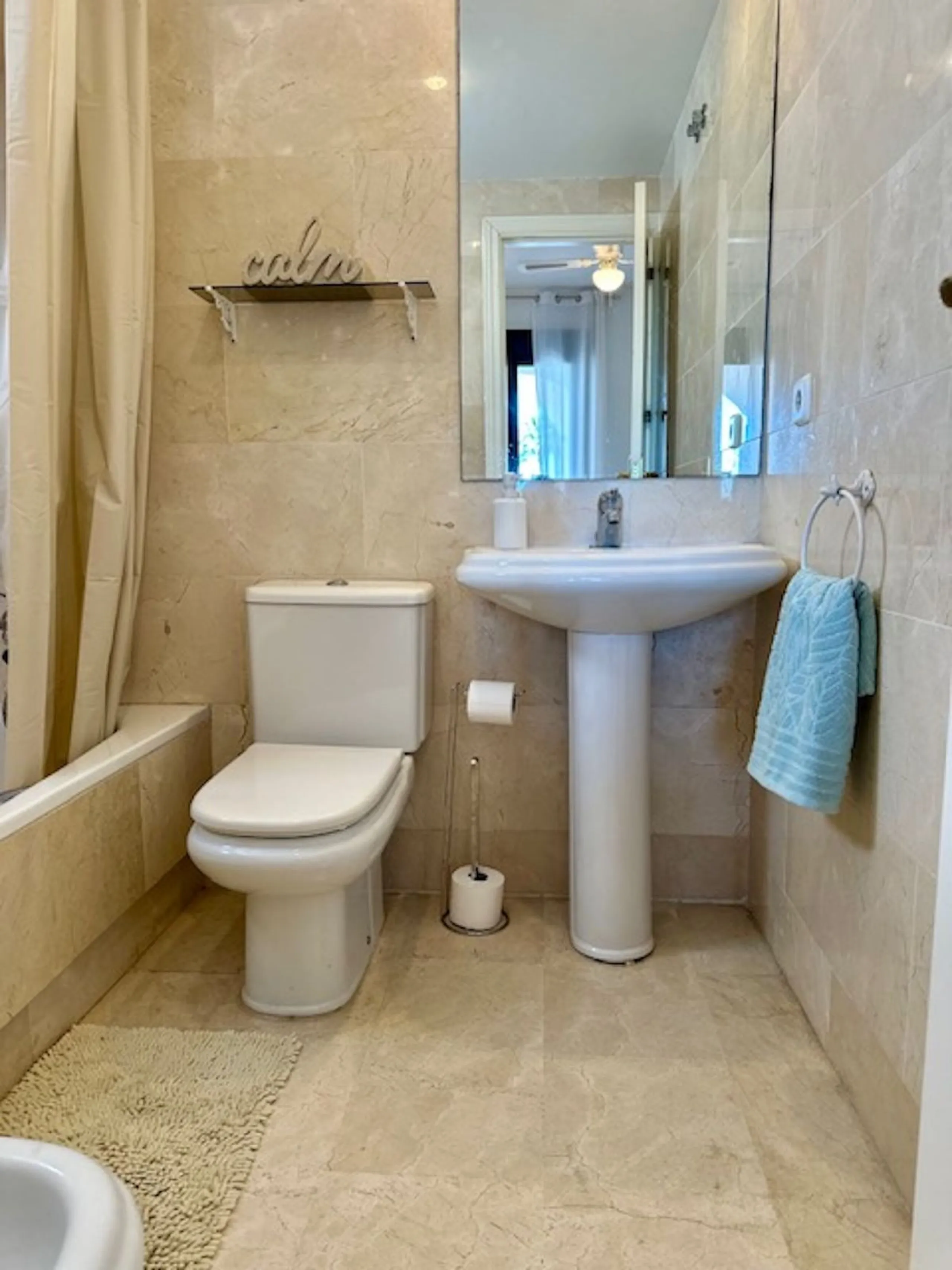 Apartment - Middle Floor Apartment в продаже в Marbella, Málaga. В доме 3 спален и 3 ванных комнат. Площадь дома 92 м²