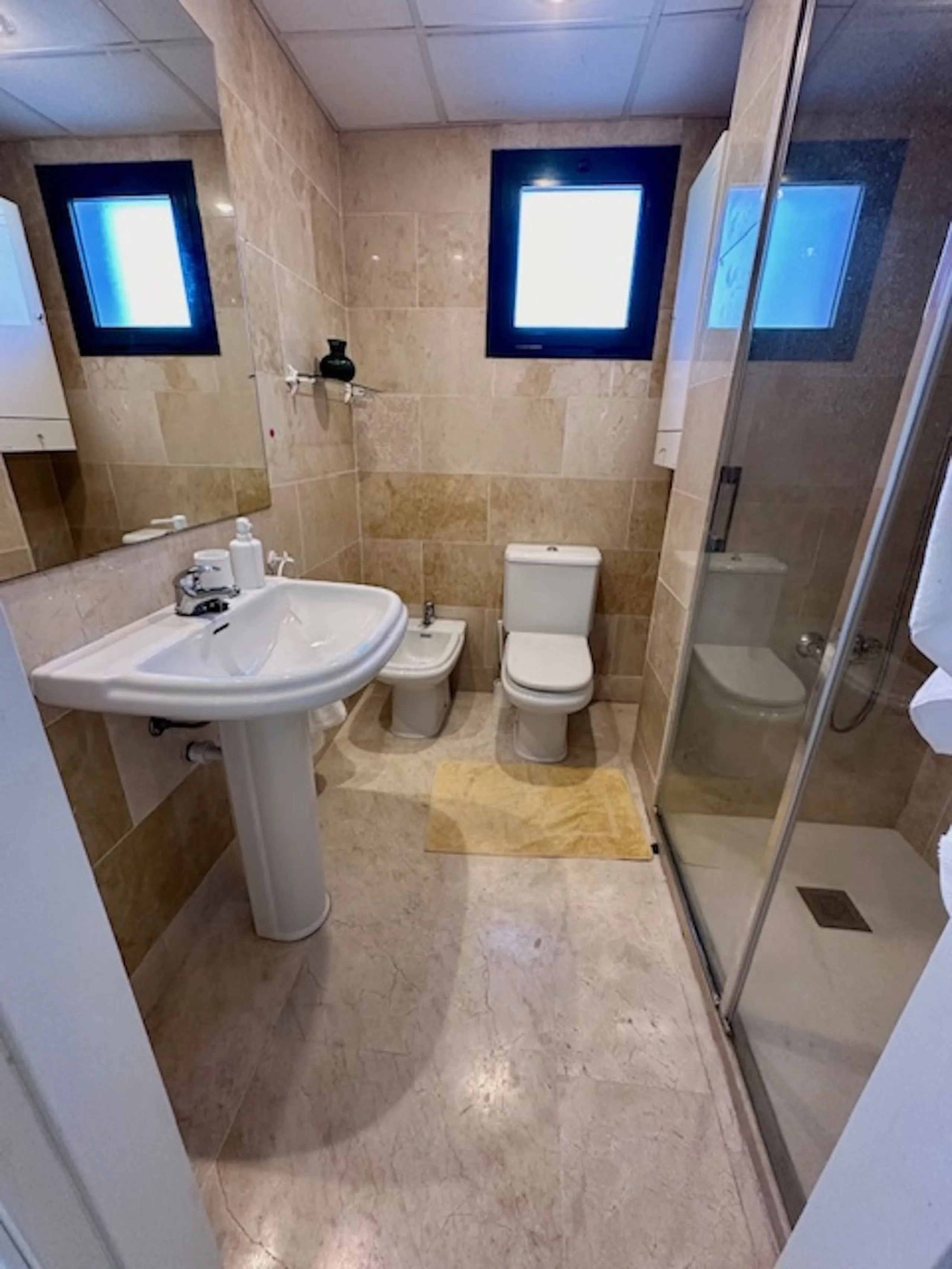 Apartment - Middle Floor Apartment в продаже в Marbella, Málaga. В доме 3 спален и 3 ванных комнат. Площадь дома 92 м²