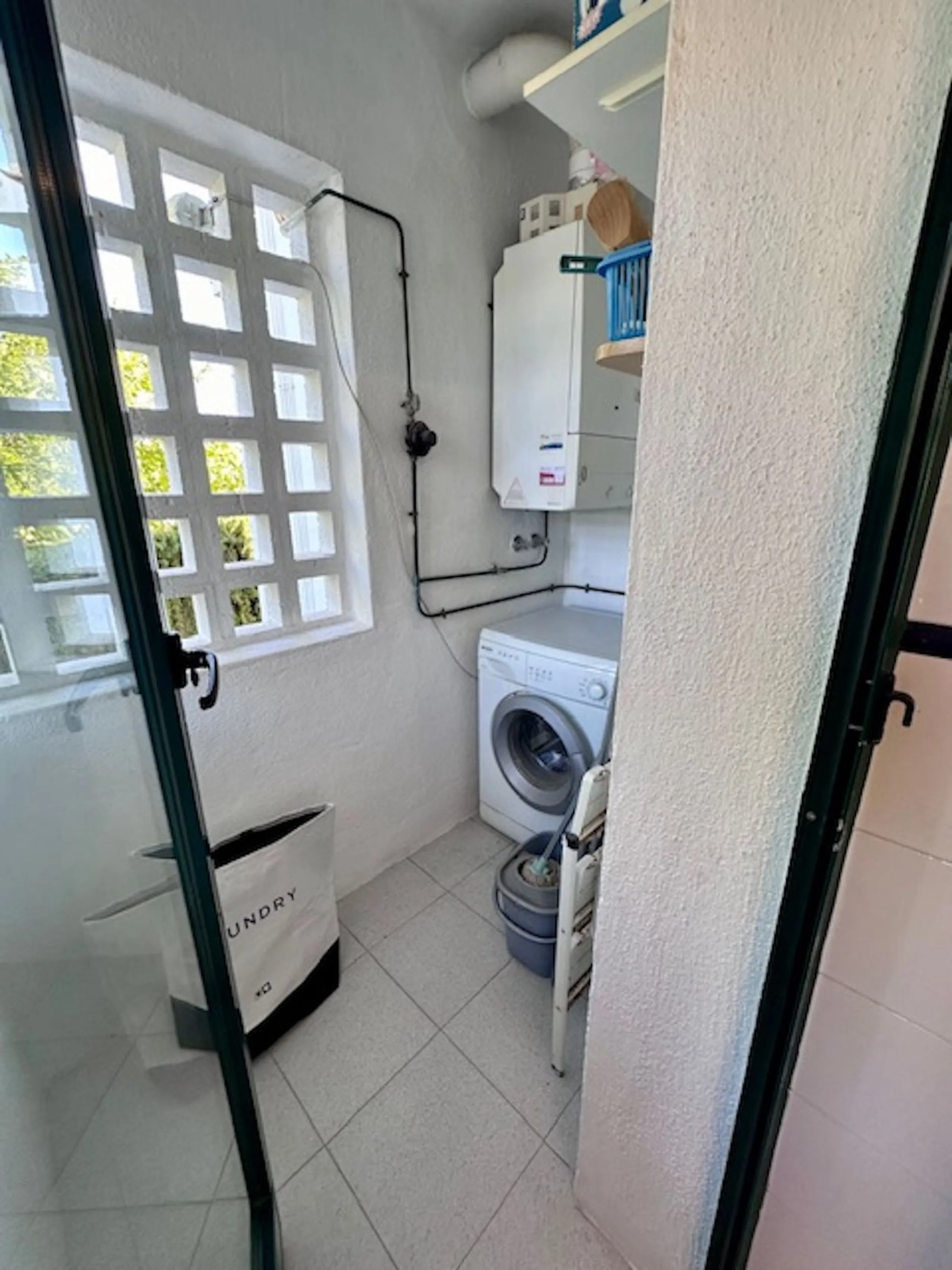 Apartment - Middle Floor Apartment в продаже в Marbella, Málaga. В доме 3 спален и 3 ванных комнат. Площадь дома 92 м²