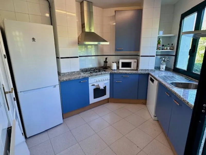 Apartment - Middle Floor Apartment в продаже в Marbella, Málaga. В доме 3 спален и 3 ванных комнат. Площадь дома 92 м²
