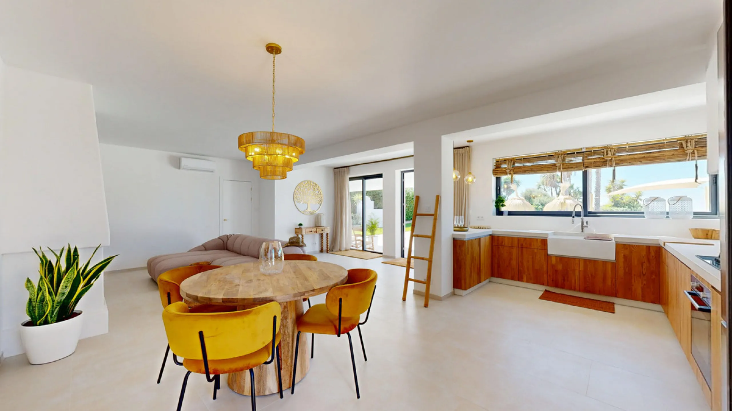 This magnificent villa represents a unique opportunity to acquire a tastefully renovated residence in one of the most sought-after areas of Estepona. Situated in the spacious and peaceful Don Pedro urbanization, the property is just five minutes from the 