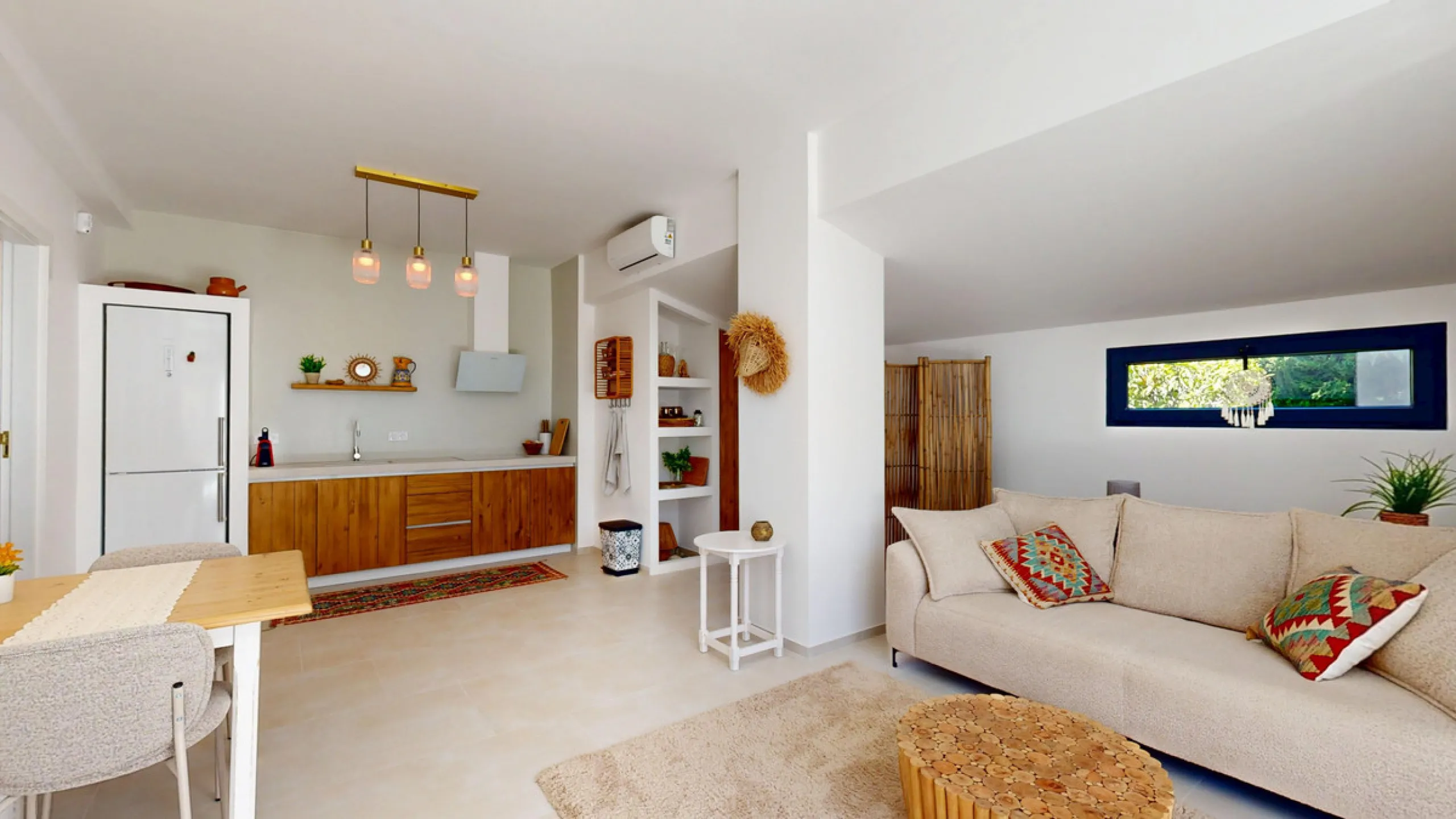 This magnificent villa represents a unique opportunity to acquire a tastefully renovated residence in one of the most sought-after areas of Estepona. Situated in the spacious and peaceful Don Pedro urbanization, the property is just five minutes from the 