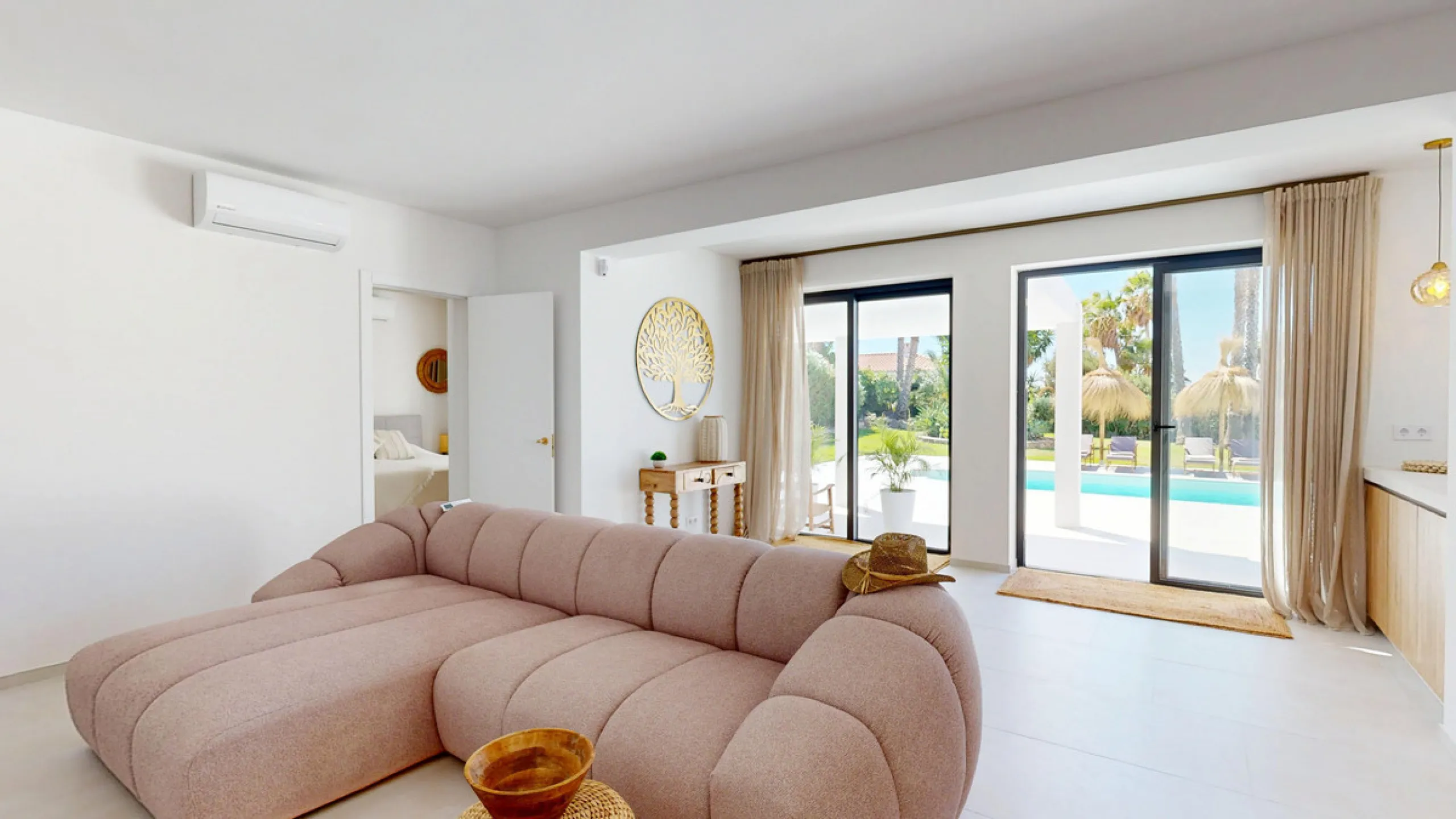This magnificent villa represents a unique opportunity to acquire a tastefully renovated residence in one of the most sought-after areas of Estepona. Situated in the spacious and peaceful Don Pedro urbanization, the property is just five minutes from the 