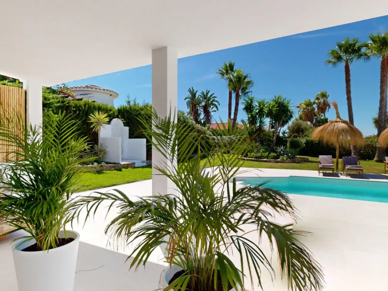 This magnificent villa represents a unique opportunity to acquire a tastefully renovated residence in one of the most sought-after areas of Estepona. Situated in the spacious and peaceful Don Pedro urbanization, the property is just five minutes from the 