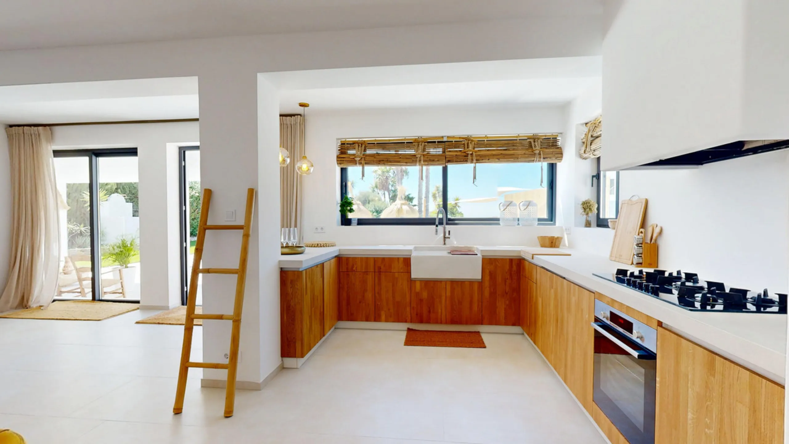 This magnificent villa represents a unique opportunity to acquire a tastefully renovated residence in one of the most sought-after areas of Estepona. Situated in the spacious and peaceful Don Pedro urbanization, the property is just five minutes from the 