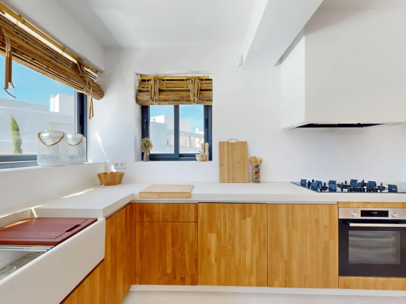 This magnificent villa represents a unique opportunity to acquire a tastefully renovated residence in one of the most sought-after areas of Estepona. Situated in the spacious and peaceful Don Pedro urbanization, the property is just five minutes from the 