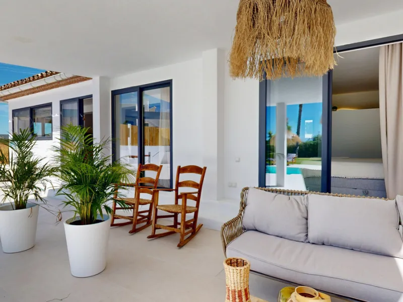 This magnificent villa represents a unique opportunity to acquire a tastefully renovated residence in one of the most sought-after areas of Estepona. Situated in the spacious and peaceful Don Pedro urbanization, the property is just five minutes from the 