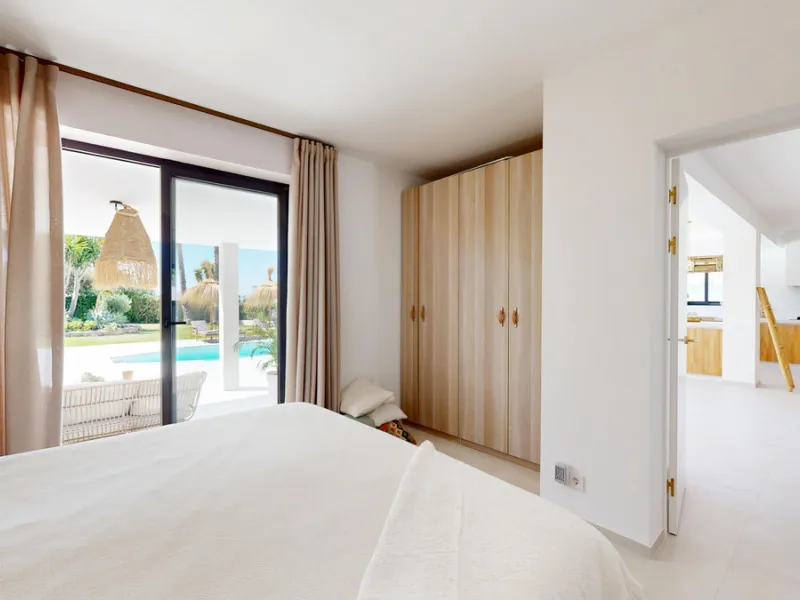 This magnificent villa represents a unique opportunity to acquire a tastefully renovated residence in one of the most sought-after areas of Estepona. Situated in the spacious and peaceful Don Pedro urbanization, the property is just five minutes from the 