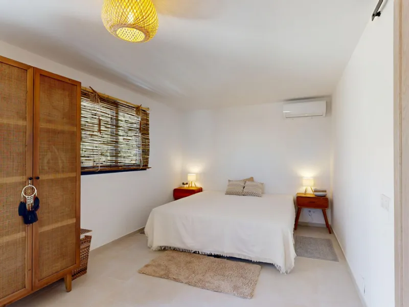 This magnificent villa represents a unique opportunity to acquire a tastefully renovated residence in one of the most sought-after areas of Estepona. Situated in the spacious and peaceful Don Pedro urbanization, the property is just five minutes from the 