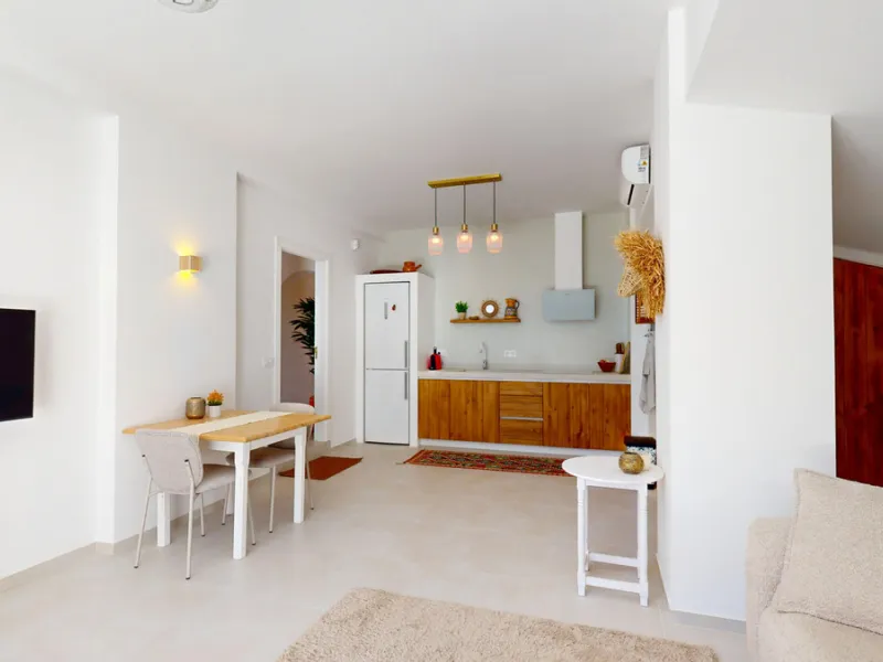 This magnificent villa represents a unique opportunity to acquire a tastefully renovated residence in one of the most sought-after areas of Estepona. Situated in the spacious and peaceful Don Pedro urbanization, the property is just five minutes from the 