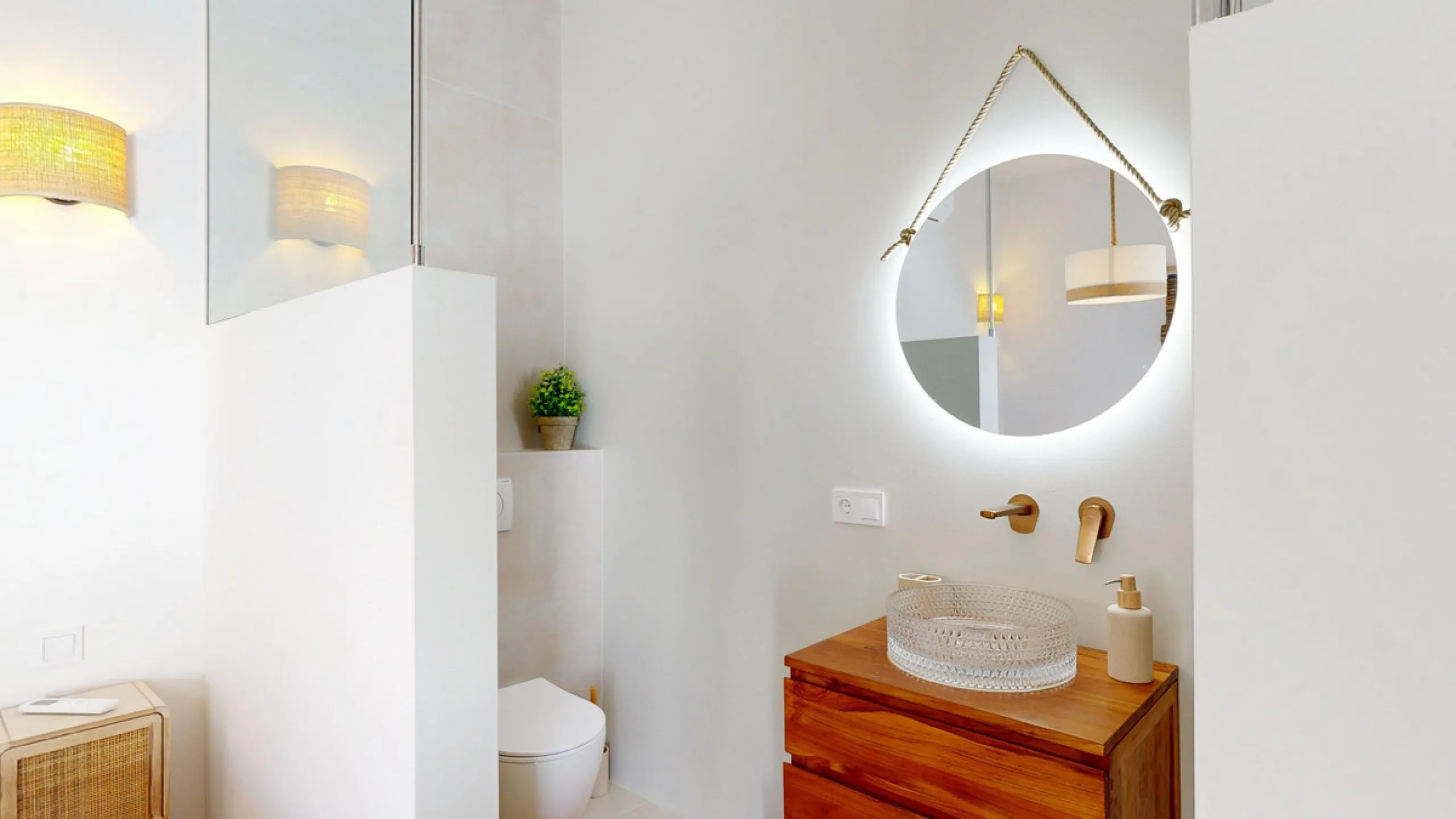 This magnificent villa represents a unique opportunity to acquire a tastefully renovated residence in one of the most sought-after areas of Estepona. Situated in the spacious and peaceful Don Pedro urbanization, the property is just five minutes from the 