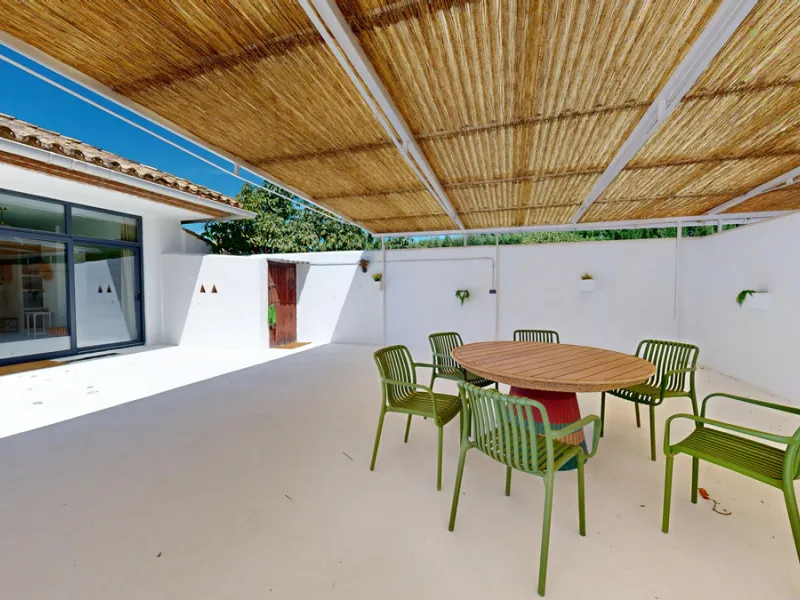This magnificent villa represents a unique opportunity to acquire a tastefully renovated residence in one of the most sought-after areas of Estepona. Situated in the spacious and peaceful Don Pedro urbanization, the property is just five minutes from the 