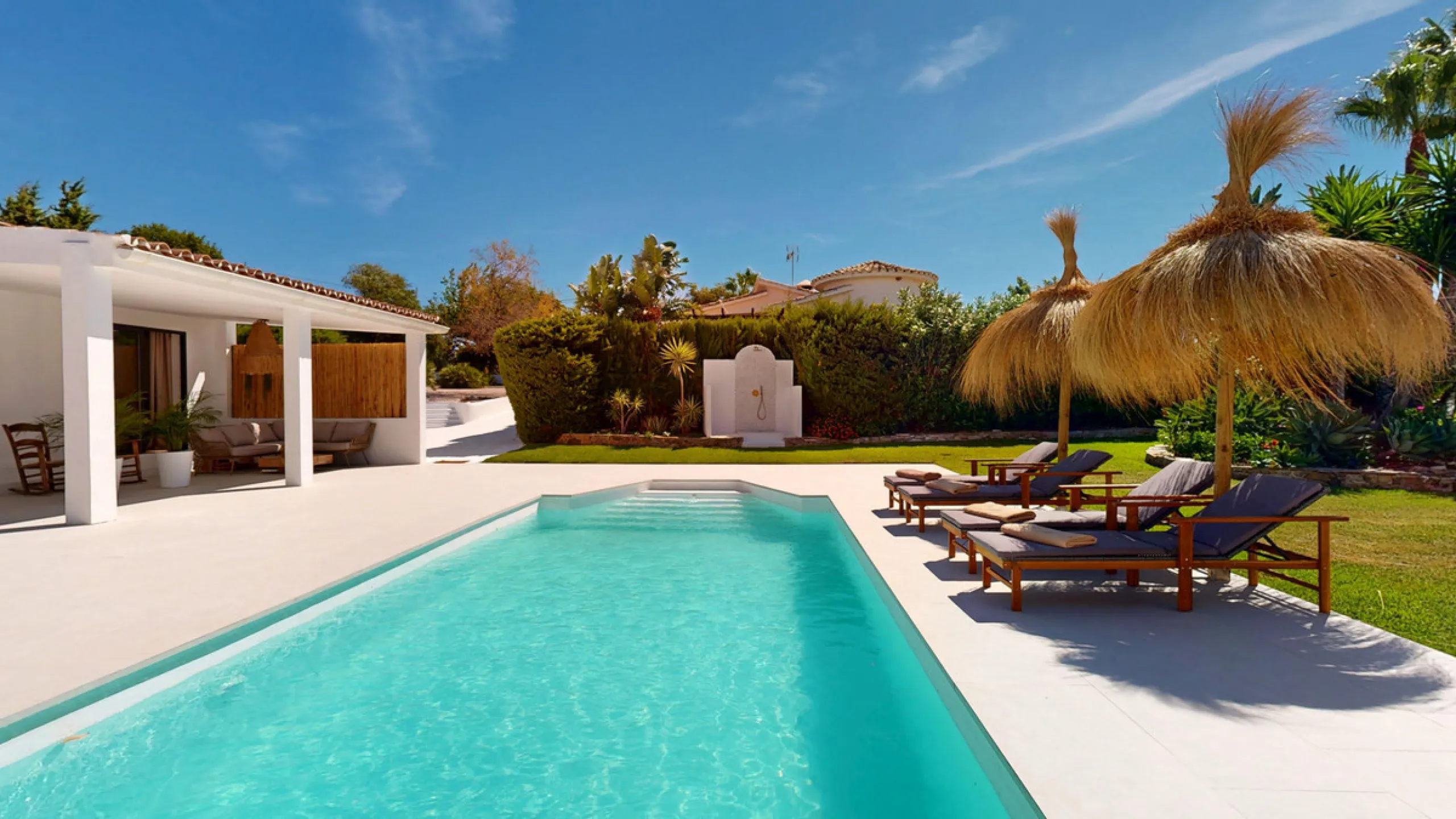 This magnificent villa represents a unique opportunity to acquire a tastefully renovated residence in one of the most sought-after areas of Estepona. Situated in the spacious and peaceful Don Pedro urbanization, the property is just five minutes from the 