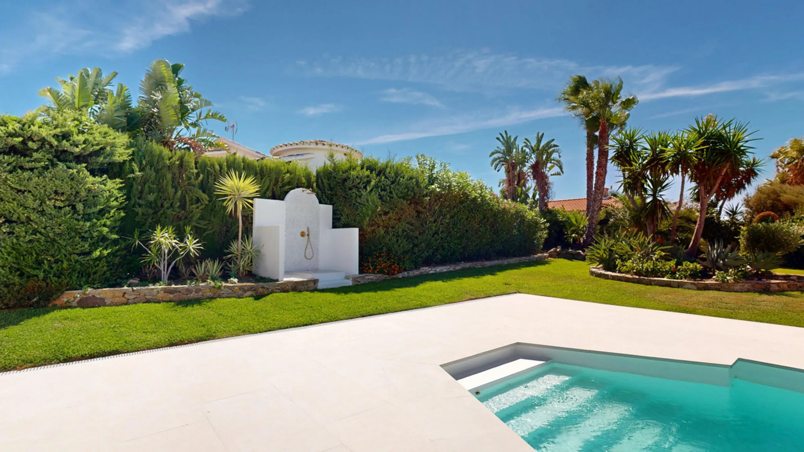This magnificent villa represents a unique opportunity to acquire a tastefully renovated residence in one of the most sought-after areas of Estepona. Situated in the spacious and peaceful Don Pedro urbanization, the property is just five minutes from the 