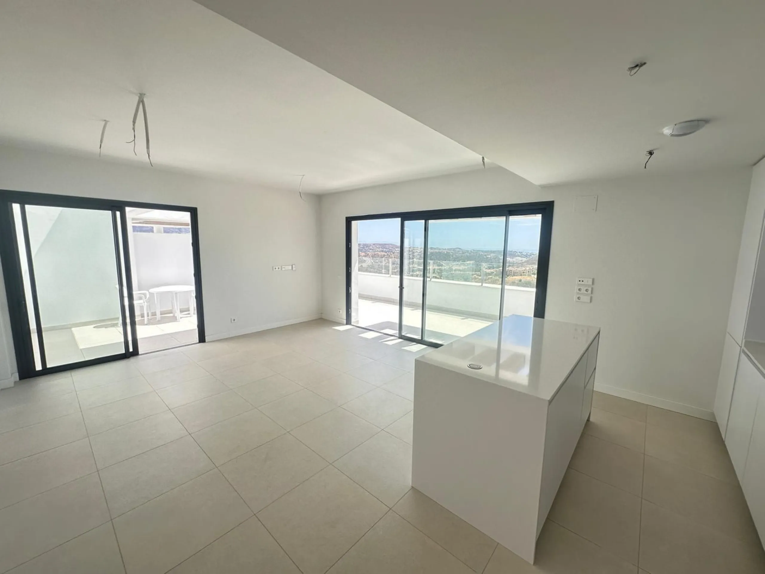 Apartment - Penthouse в продаже в Mijas, Málaga. В доме 2 спален и 2 ванных комнат. Площадь дома 75 м²