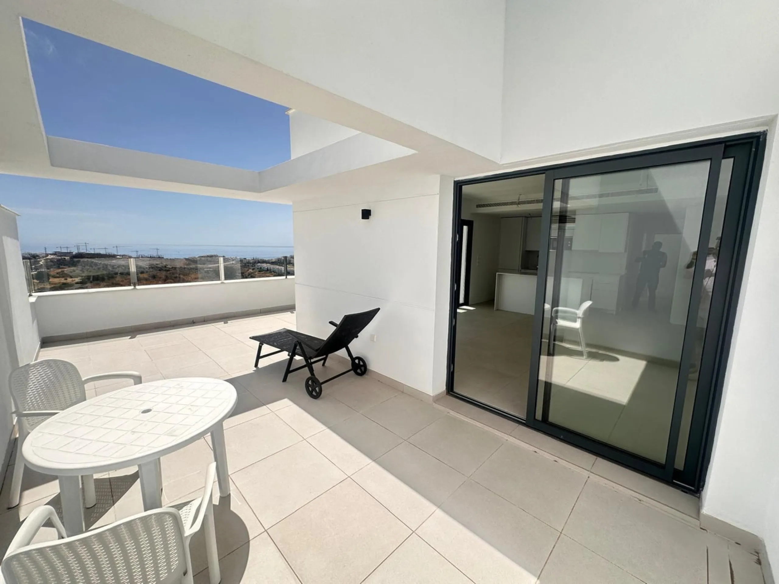Apartment - Penthouse в продаже в Mijas, Málaga. В доме 2 спален и 2 ванных комнат. Площадь дома 75 м²
