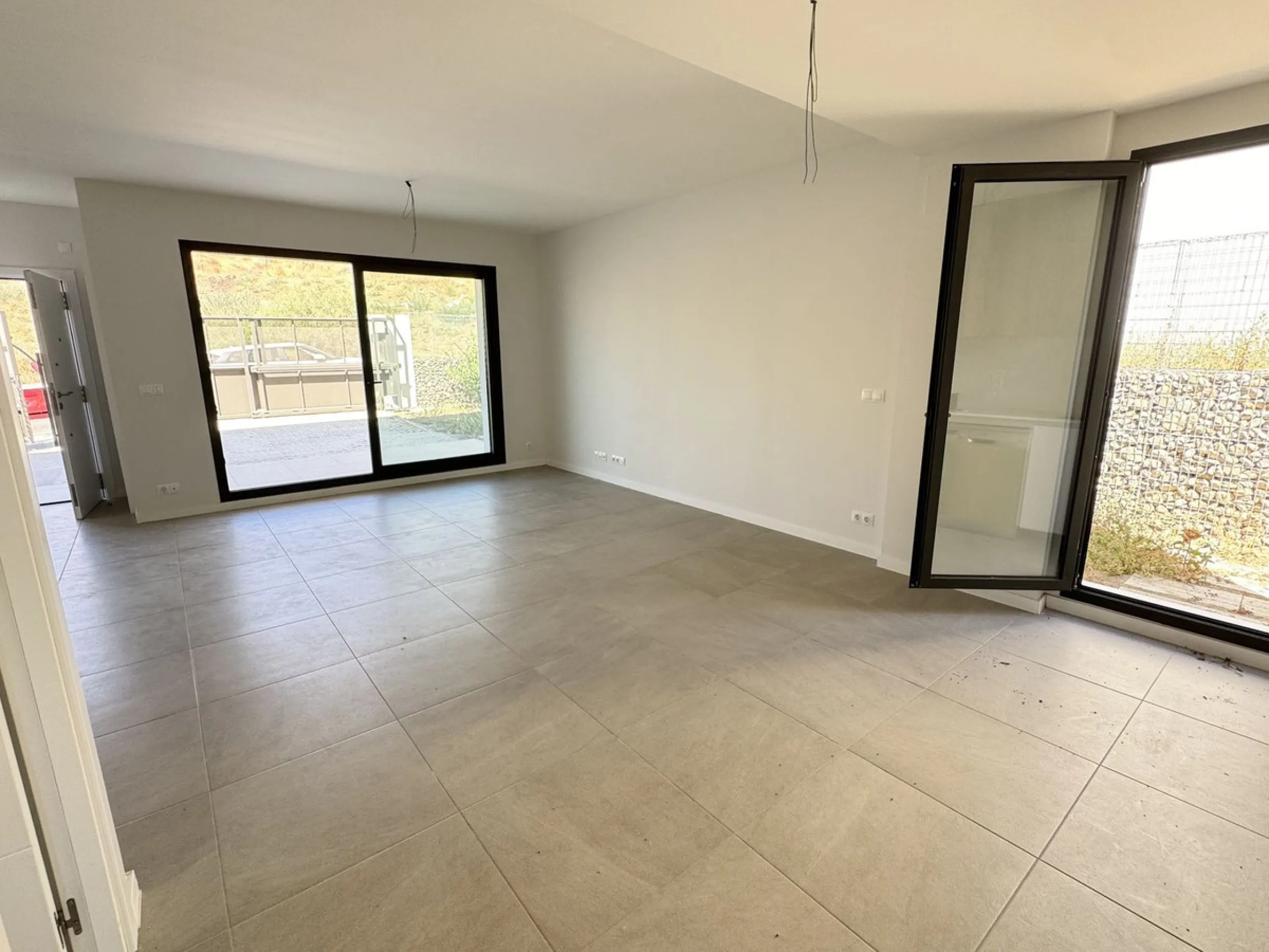 This stunning, newly completed modern contemporary 3 bedroom semi-detached villa in urbanisation Alya offers stylish contemporary living in a sought-after residential area. Built to the highest standards with a sleek architectural design, this property pr