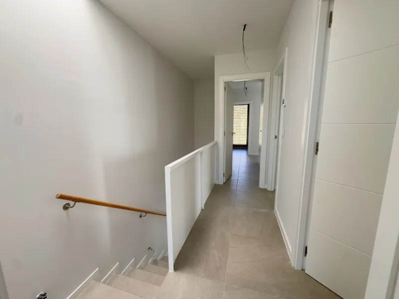 This stunning, newly completed modern contemporary 3 bedroom semi-detached villa in urbanisation Alya offers stylish contemporary living in a sought-after residential area. Built to the highest standards with a sleek architectural design, this property pr
