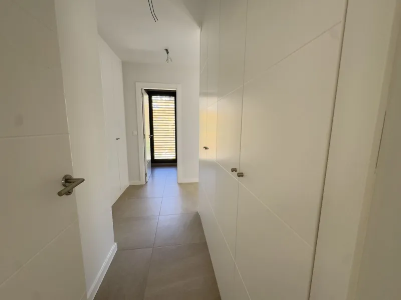 This stunning, newly completed modern contemporary 3 bedroom semi-detached villa in urbanisation Alya offers stylish contemporary living in a sought-after residential area. Built to the highest standards with a sleek architectural design, this property pr