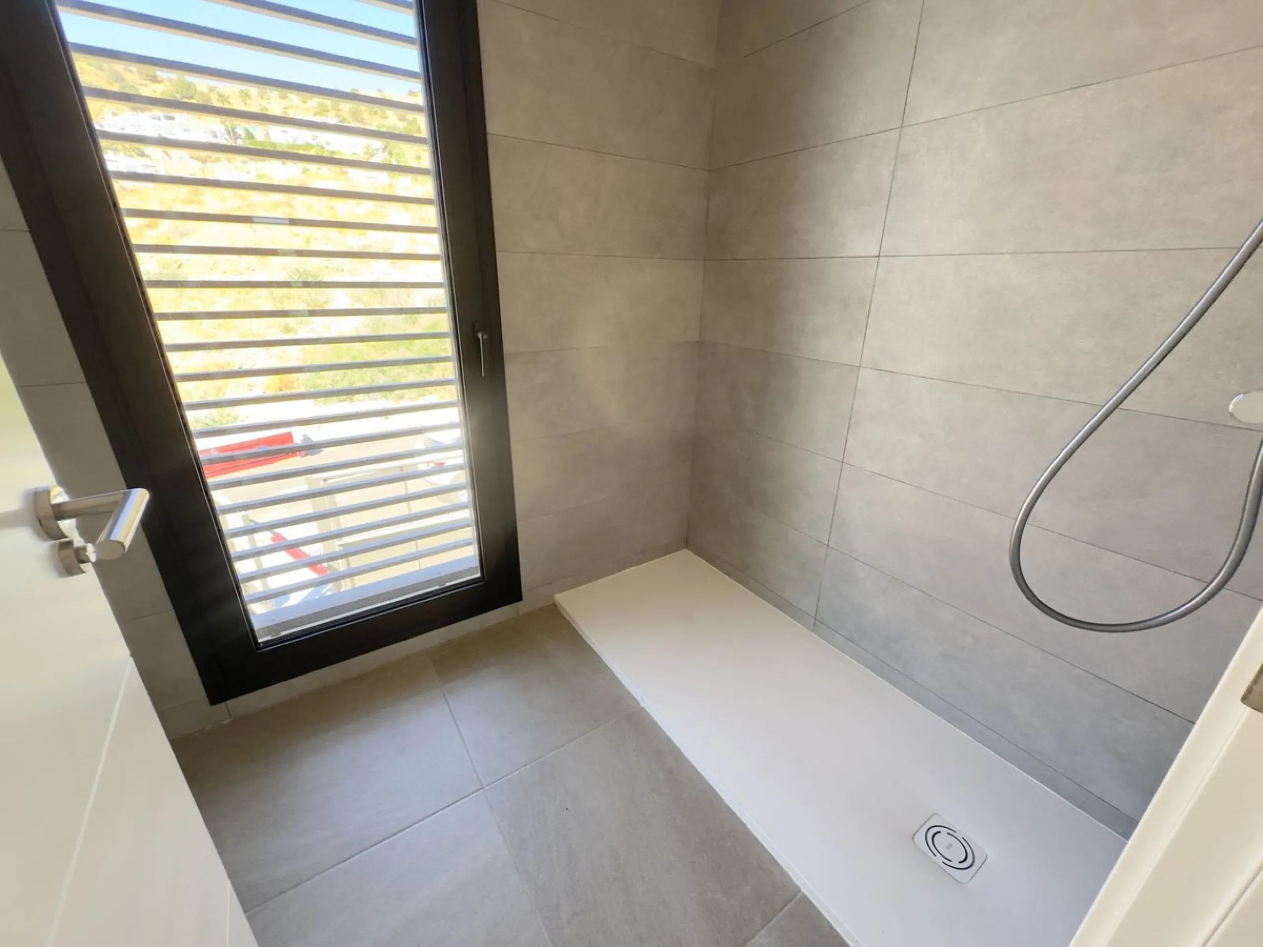 This stunning, newly completed modern contemporary 3 bedroom semi-detached villa in urbanisation Alya offers stylish contemporary living in a sought-after residential area. Built to the highest standards with a sleek architectural design, this property pr