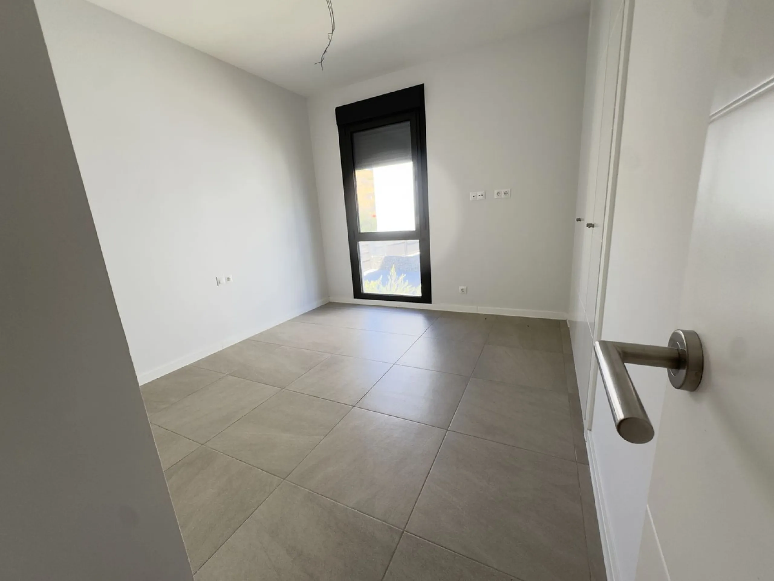 This stunning, newly completed modern contemporary 3 bedroom semi-detached villa in urbanisation Alya offers stylish contemporary living in a sought-after residential area. Built to the highest standards with a sleek architectural design, this property pr