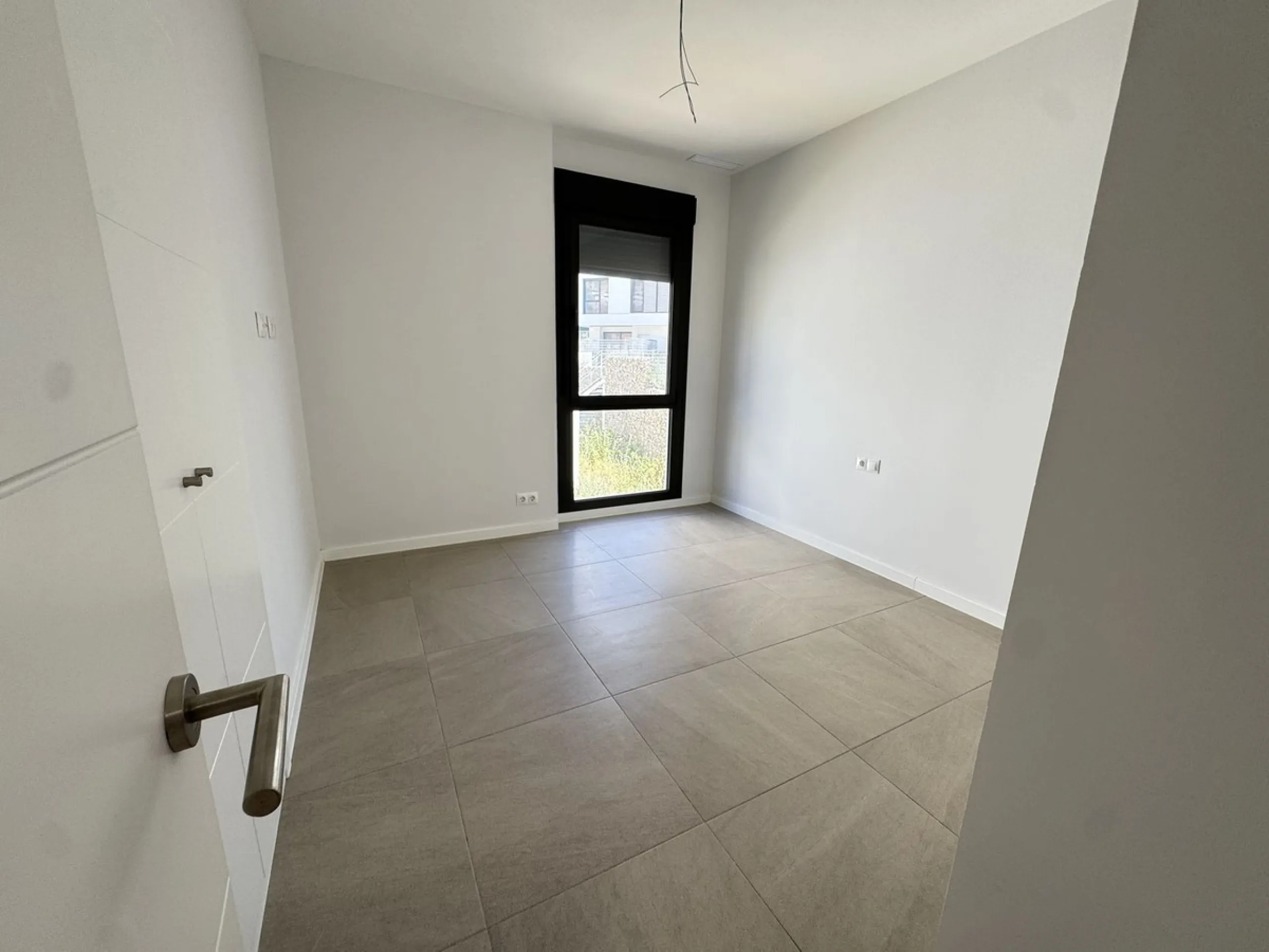 This stunning, newly completed modern contemporary 3 bedroom semi-detached villa in urbanisation Alya offers stylish contemporary living in a sought-after residential area. Built to the highest standards with a sleek architectural design, this property pr