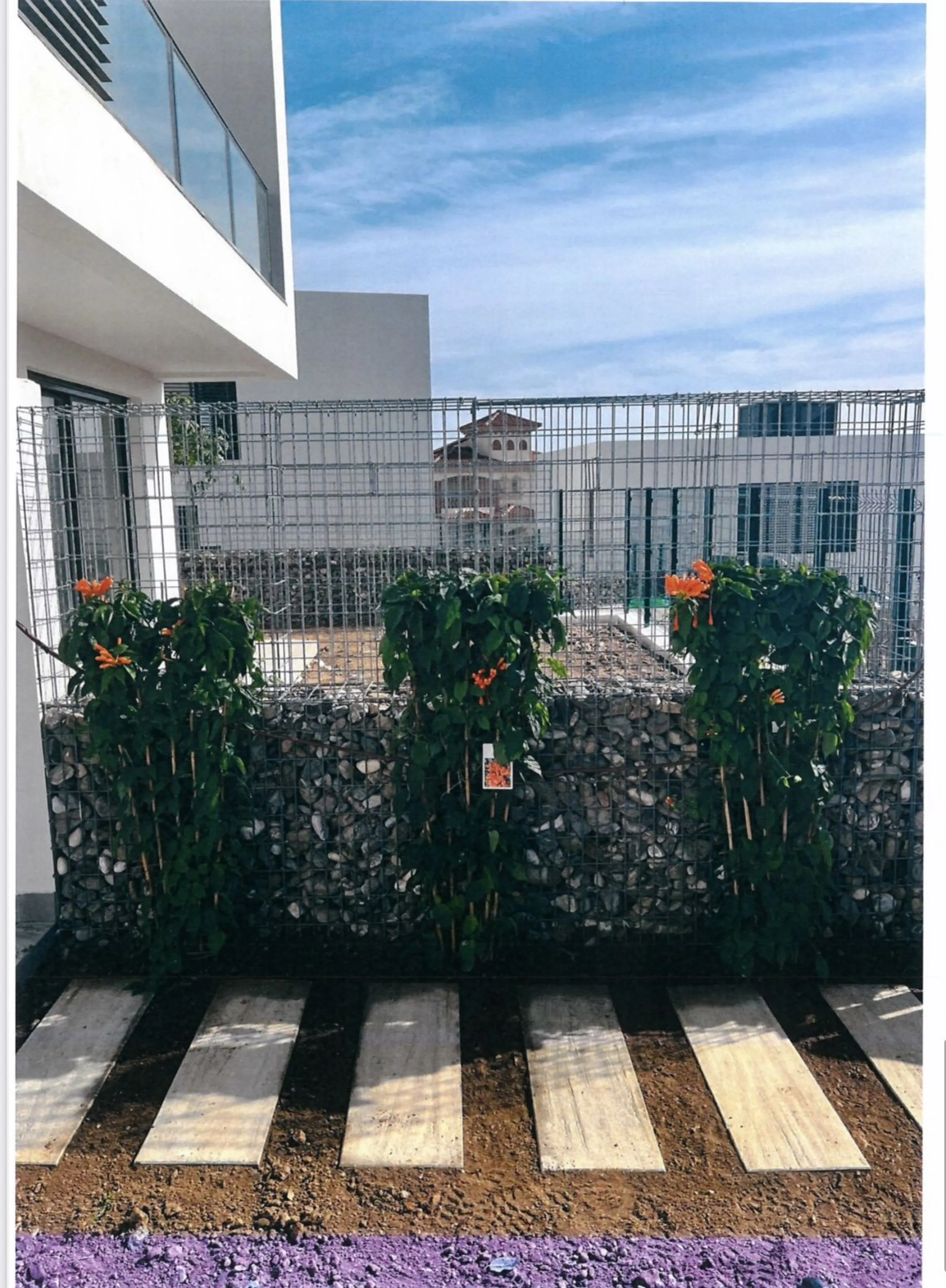 This stunning, newly completed modern contemporary 3 bedroom semi-detached villa in urbanisation Alya offers stylish contemporary living in a sought-after residential area. Built to the highest standards with a sleek architectural design, this property pr