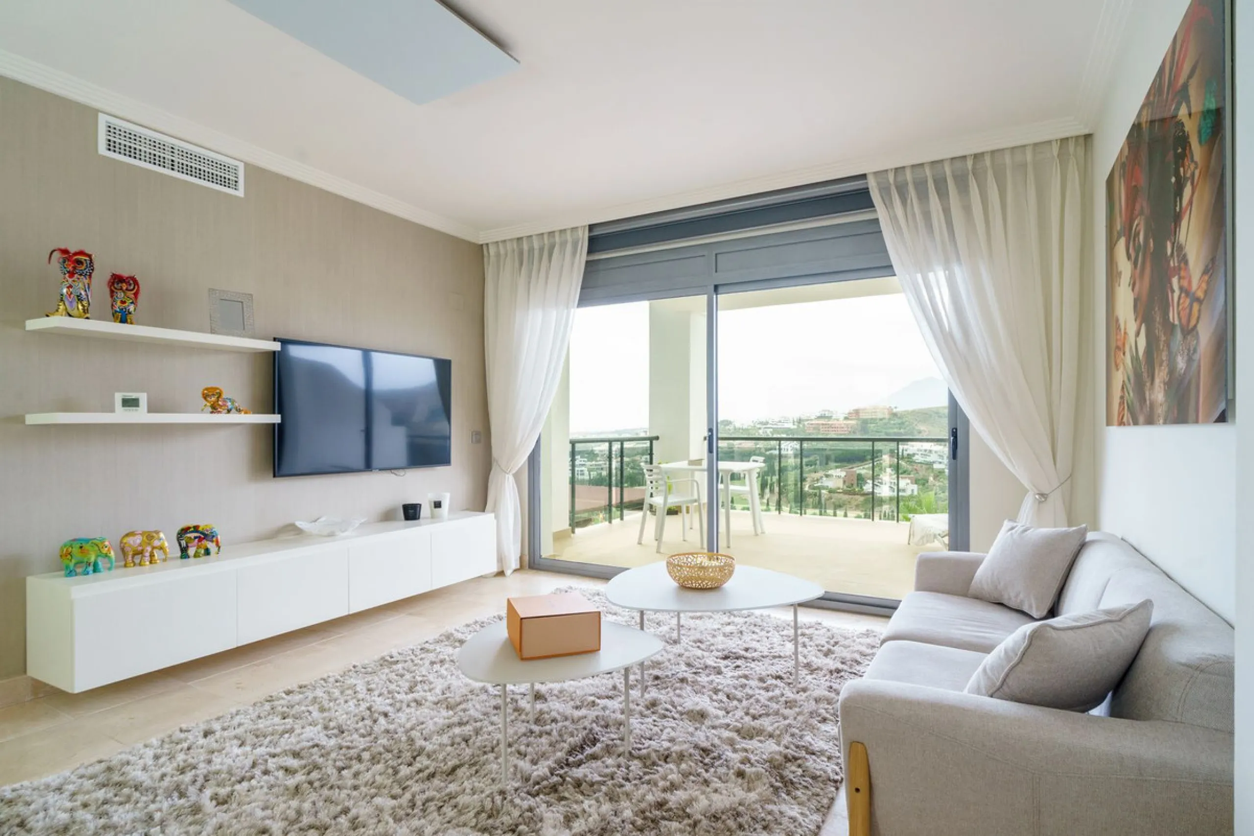 Exclusive Apartment with Panoramic Views in Villa Padierna