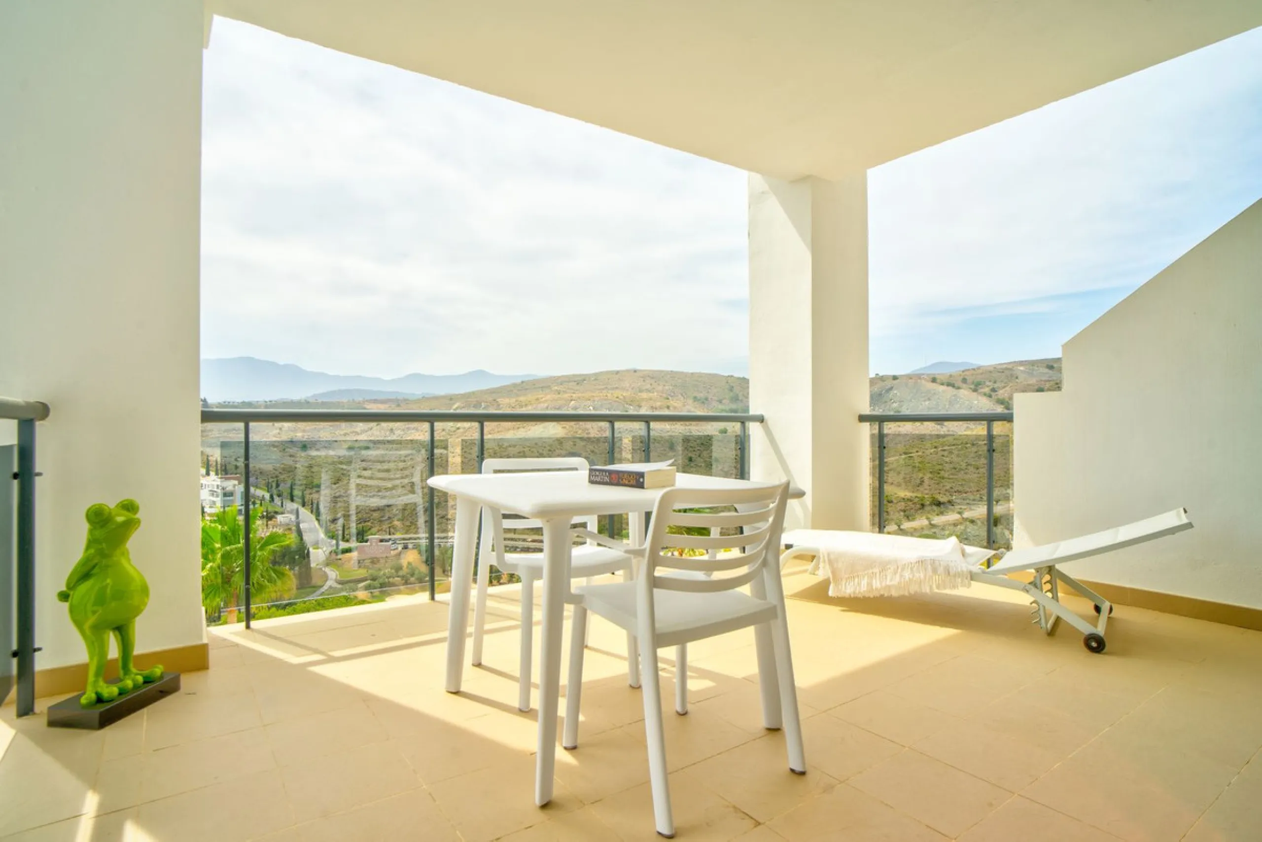 Exclusive Apartment with Panoramic Views in Villa Padierna
