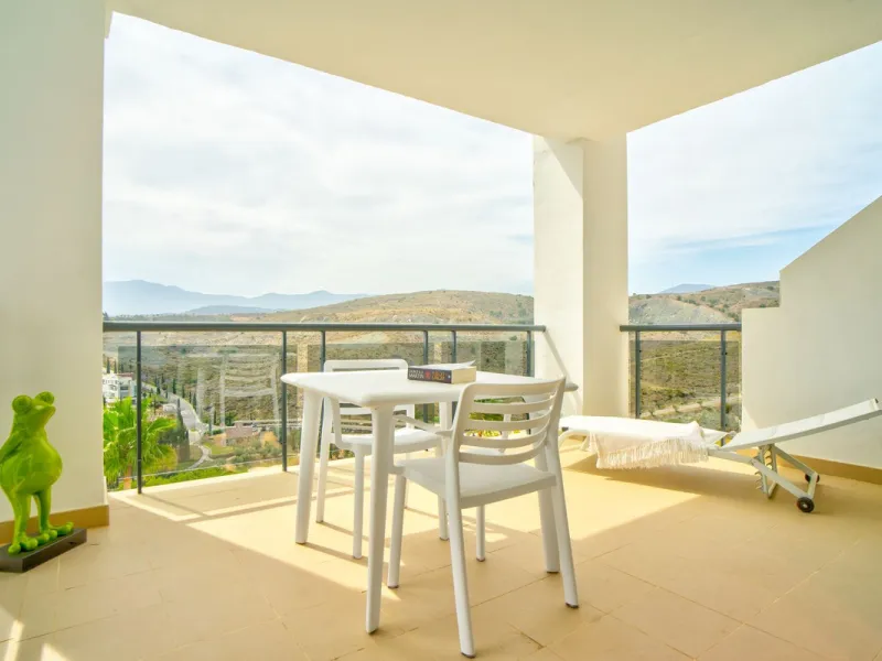 Exclusive Apartment with Panoramic Views in Villa Padierna