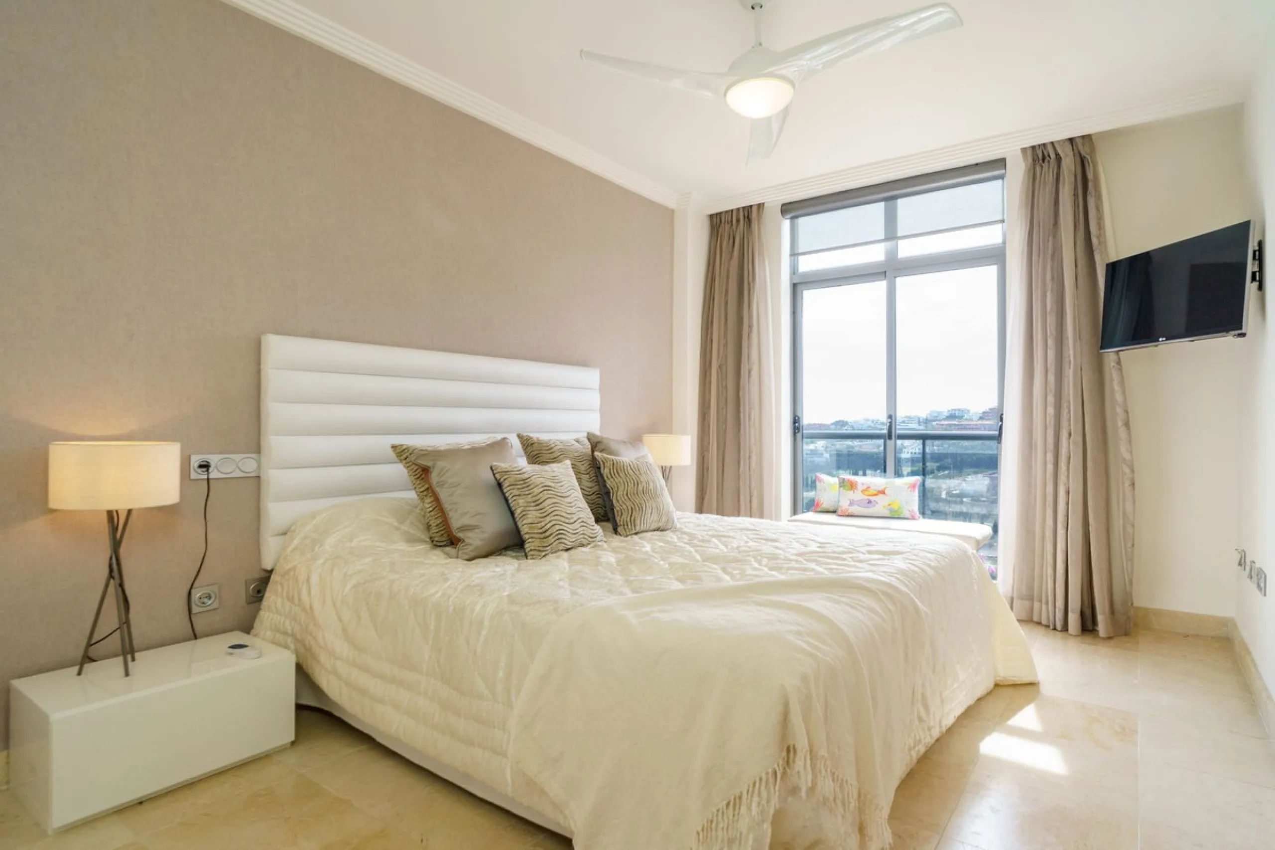Exclusive Apartment with Panoramic Views in Villa Padierna
