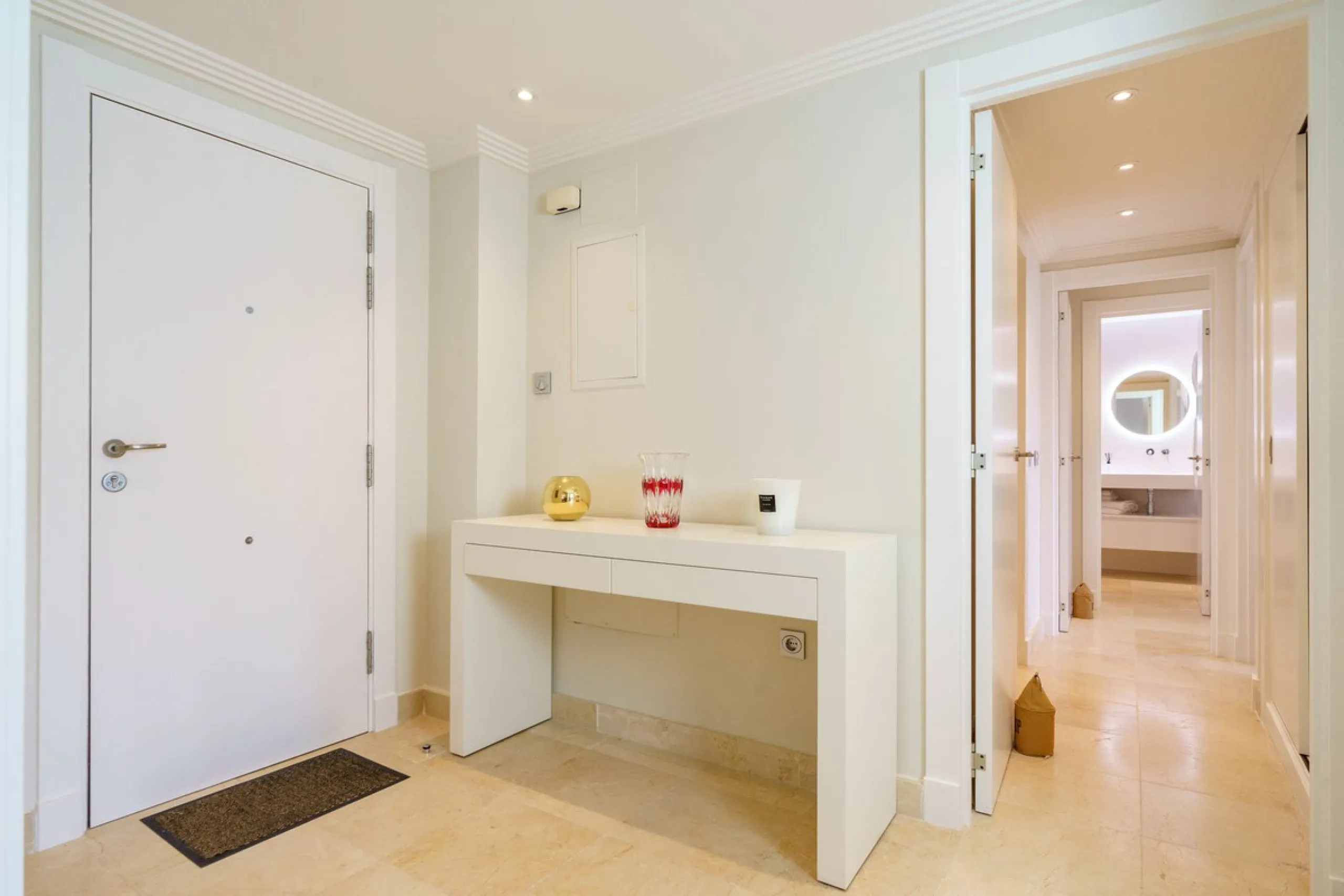 Exclusive Apartment with Panoramic Views in Villa Padierna