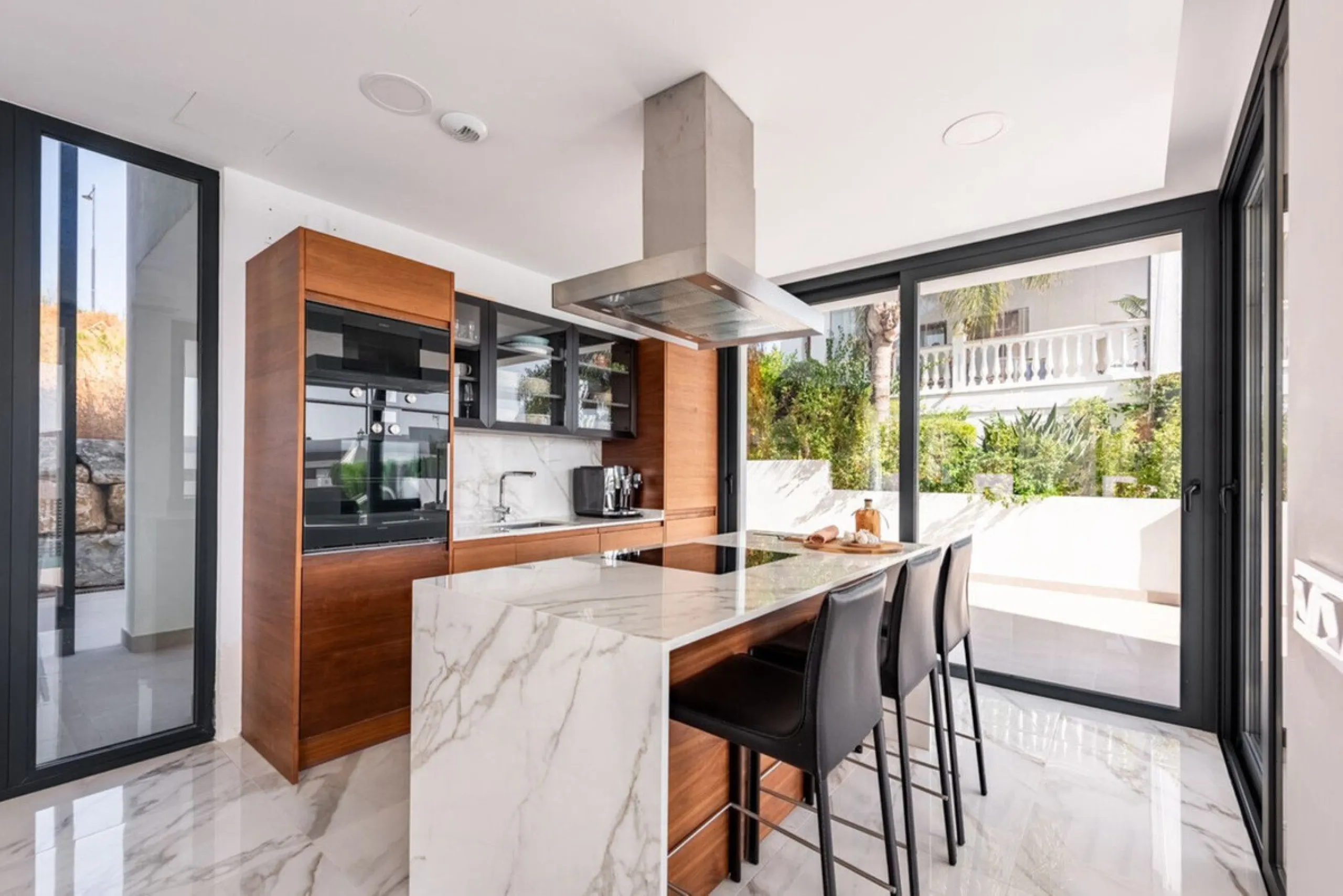 Modern Luxury Villa with Panoramic Golf & Sea Views in Estepona