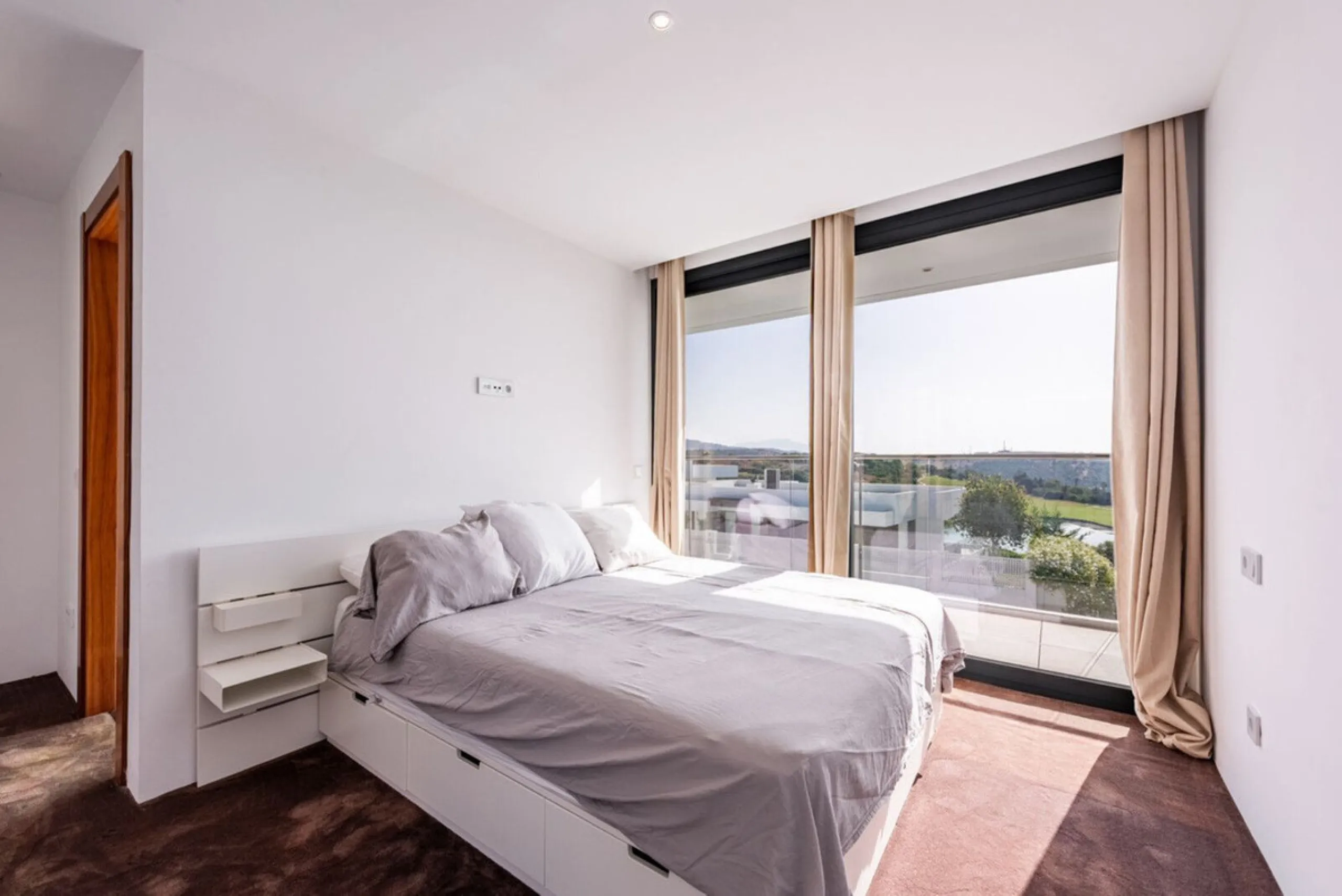 Modern Luxury Villa with Panoramic Golf & Sea Views in Estepona