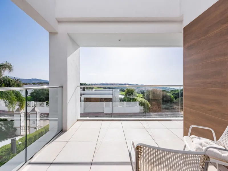 Modern Luxury Villa with Panoramic Golf & Sea Views in Estepona