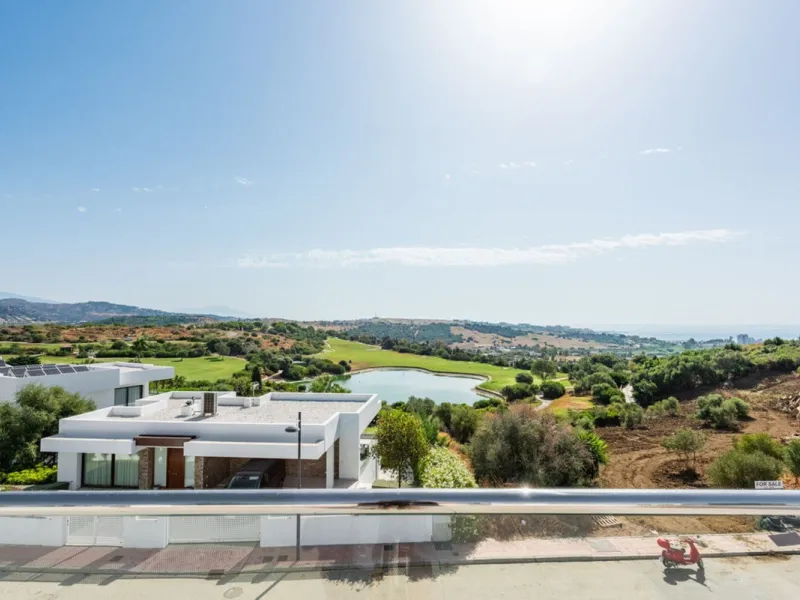 Modern Luxury Villa with Panoramic Golf & Sea Views in Estepona