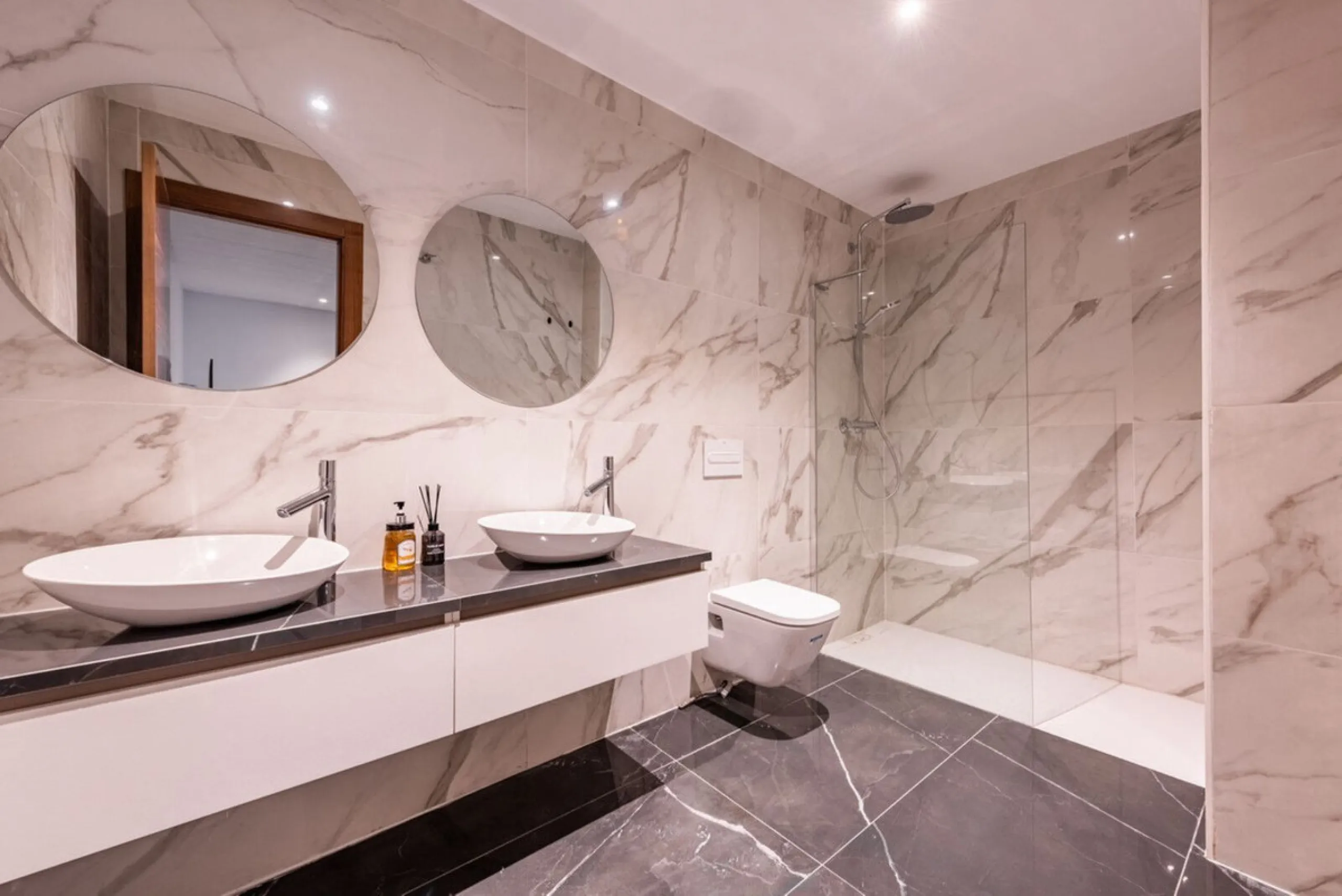 Modern Luxury Villa with Panoramic Golf & Sea Views in Estepona