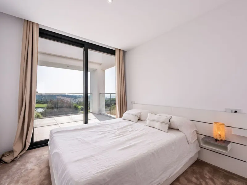 Modern Luxury Villa with Panoramic Golf & Sea Views in Estepona