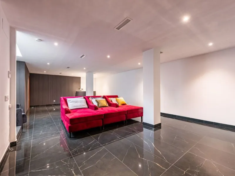 Modern Luxury Villa with Panoramic Golf & Sea Views in Estepona