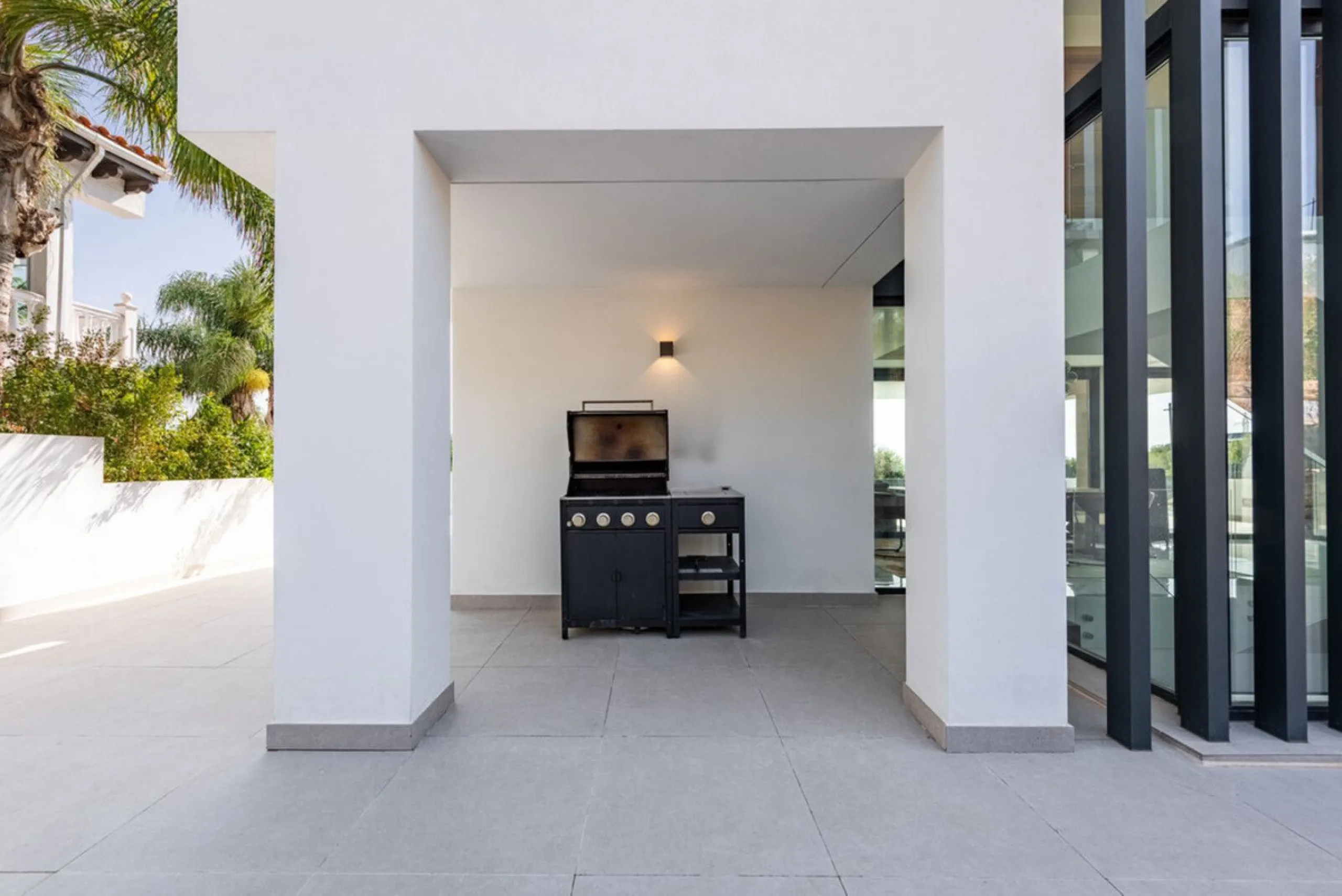 Modern Luxury Villa with Panoramic Golf & Sea Views in Estepona