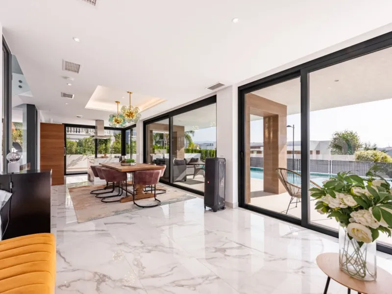 Modern Luxury Villa with Panoramic Golf & Sea Views in Estepona
