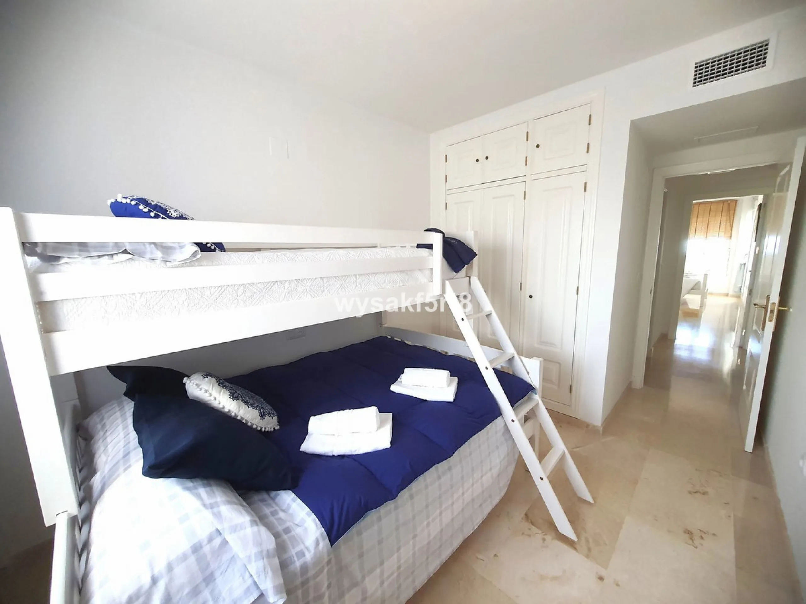 For sale, South East facing middle floor apartment in an established gated community within Los Hidalgos area of La Duquesa, Manilva Costa del Sol, located just 5 minutes from the beach.