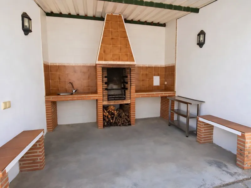 Finca with panoramic views in Ronda with private pool, productive olive grove and Andalusian house · Ideal rural tourism investment