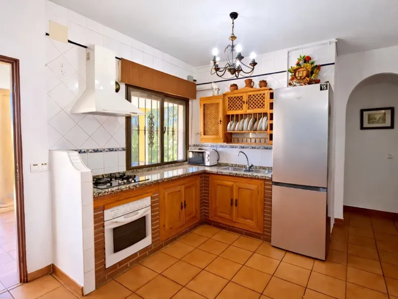 Finca with panoramic views in Ronda with private pool, productive olive grove and Andalusian house · Ideal rural tourism investment